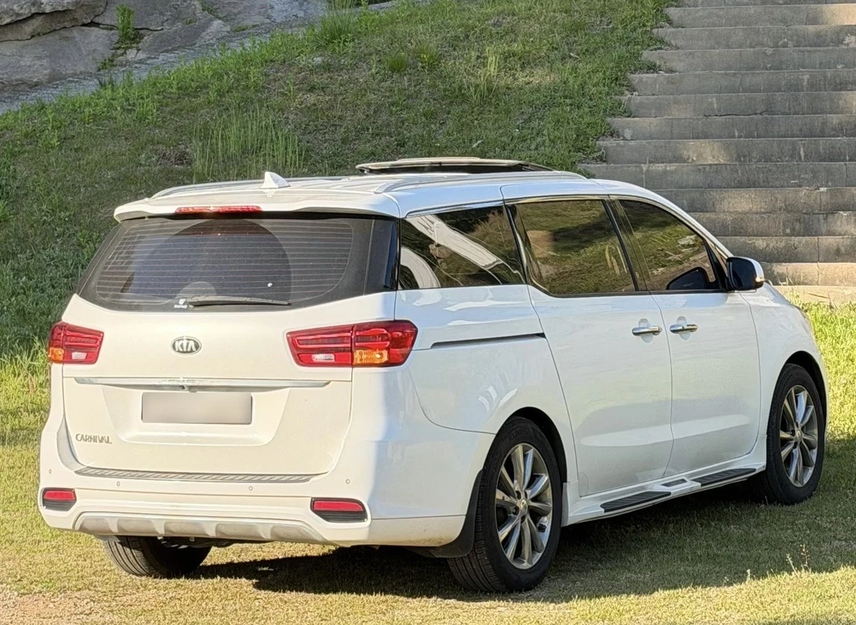 Продажа Kia Carnival III 2020