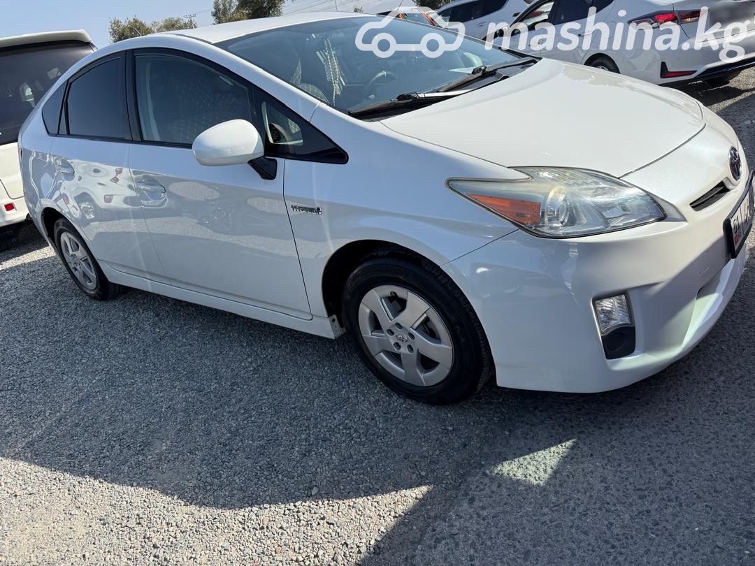 Toyota Prius III Рестайлинг (XW30)
