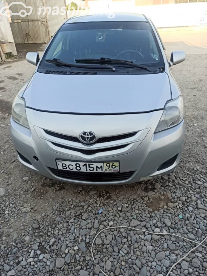 Toyota Yaris II фото номер 1