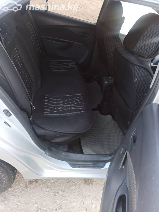 Toyota Yaris II фото номер 6