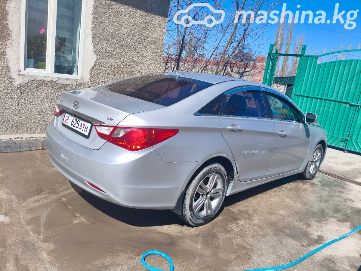 Hyundai Sonata VI (YF)