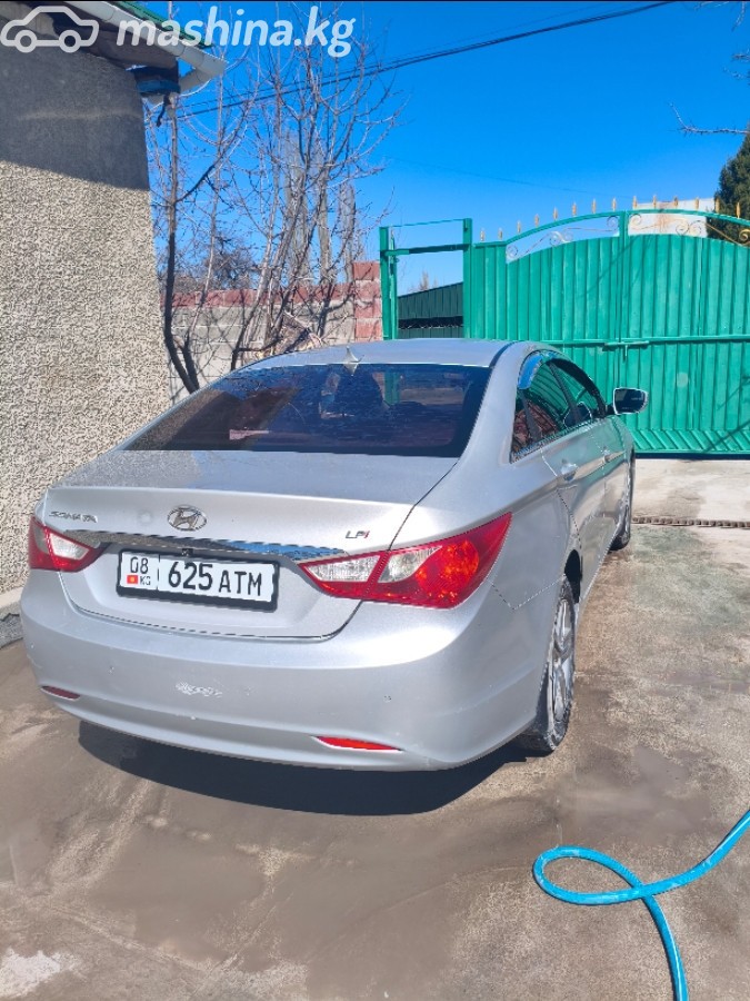 Hyundai Sonata VI (YF)