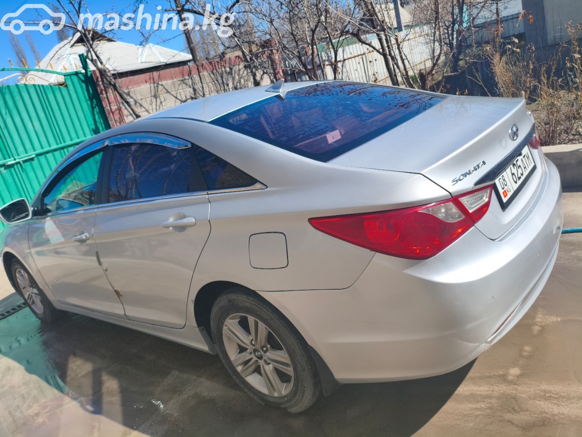 Hyundai Sonata VI (YF)
