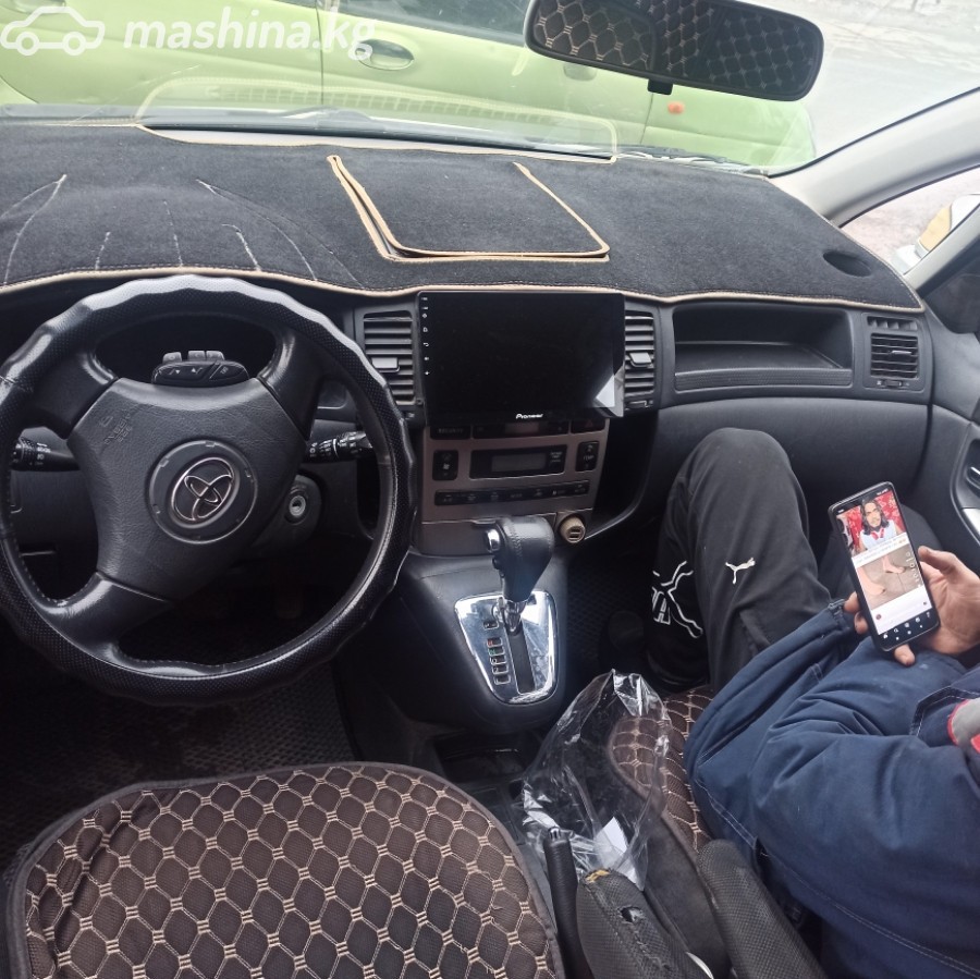 Toyota Corolla Verso I фото номер 3