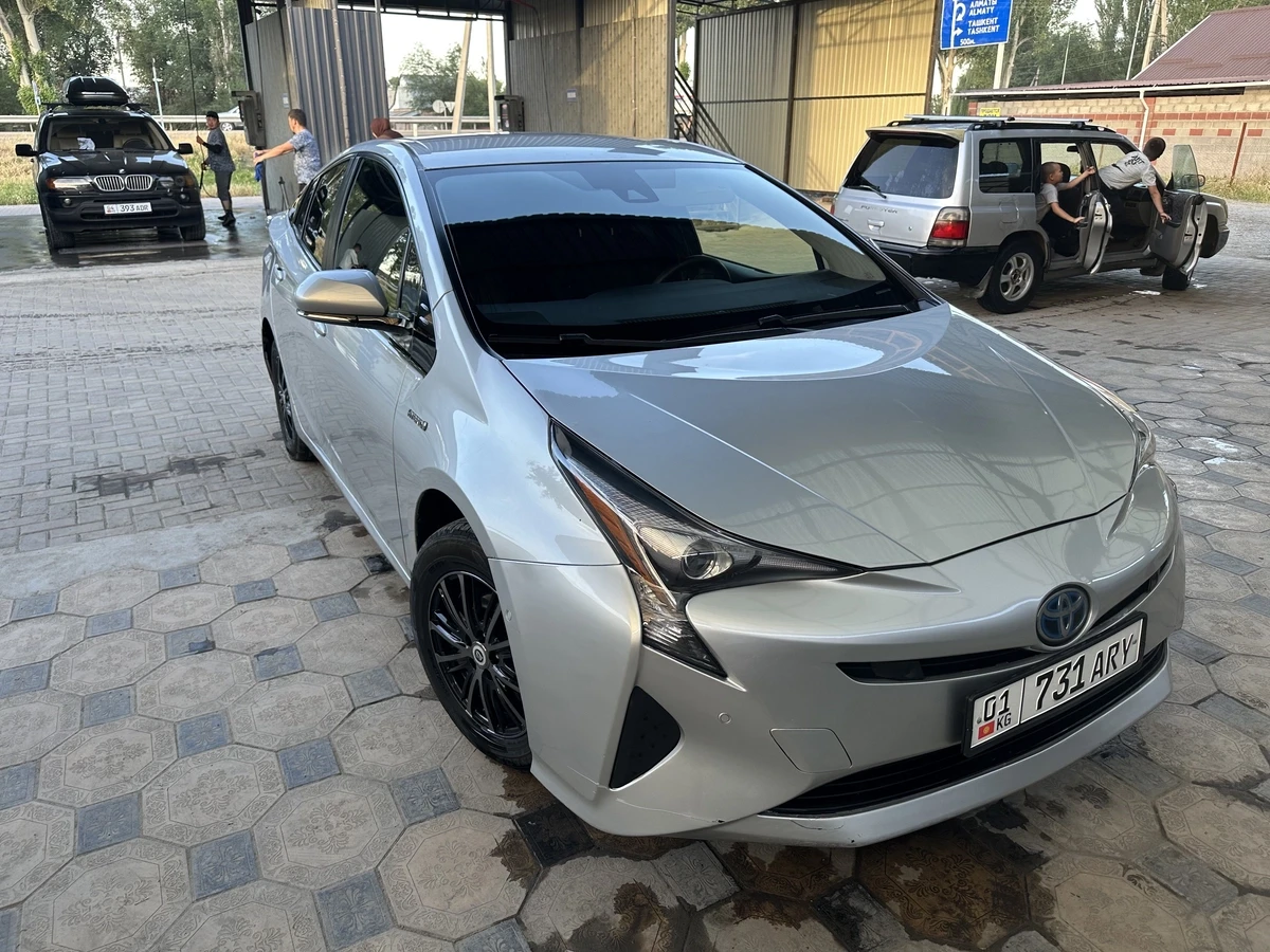 Продажа Toyota Prius IV (XW50) 2017