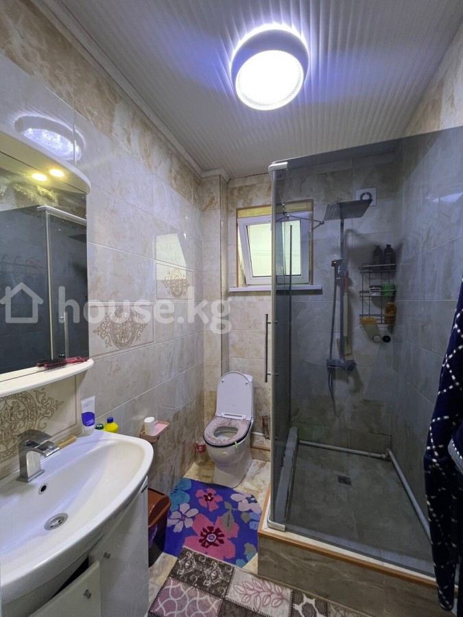 Дом, 6 и более комнат, 210 м2 фото номер 2