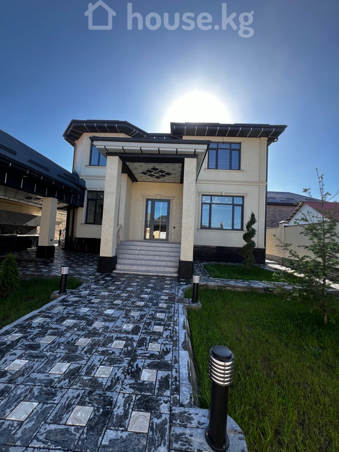 Дом, 6 и более комнат, 250 м2 фото номер 1
