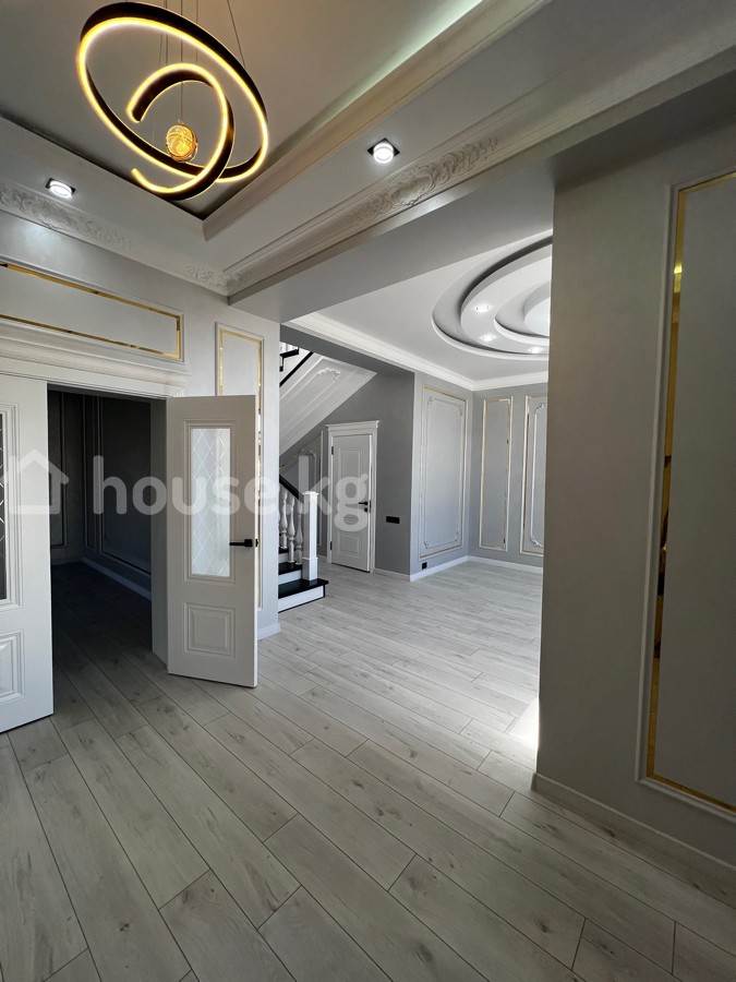Дом, 6 и более комнат, 250 м2 фото номер 6